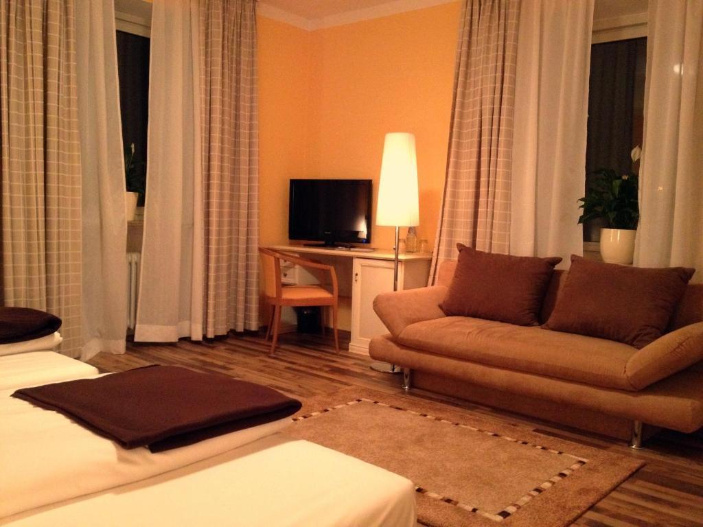 Hotel Schlee Hohenschäftlarn Oda fotoğraf