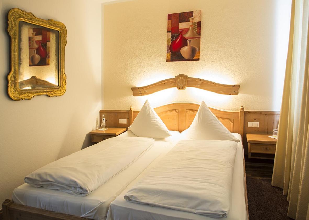Hotel Schlee Hohenschäftlarn Oda fotoğraf