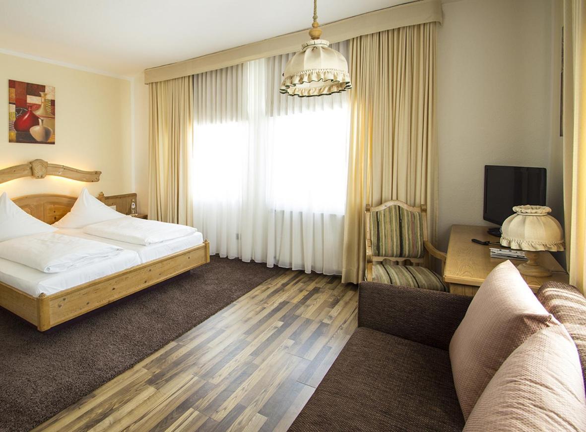 Hotel Schlee Hohenschäftlarn Oda fotoğraf