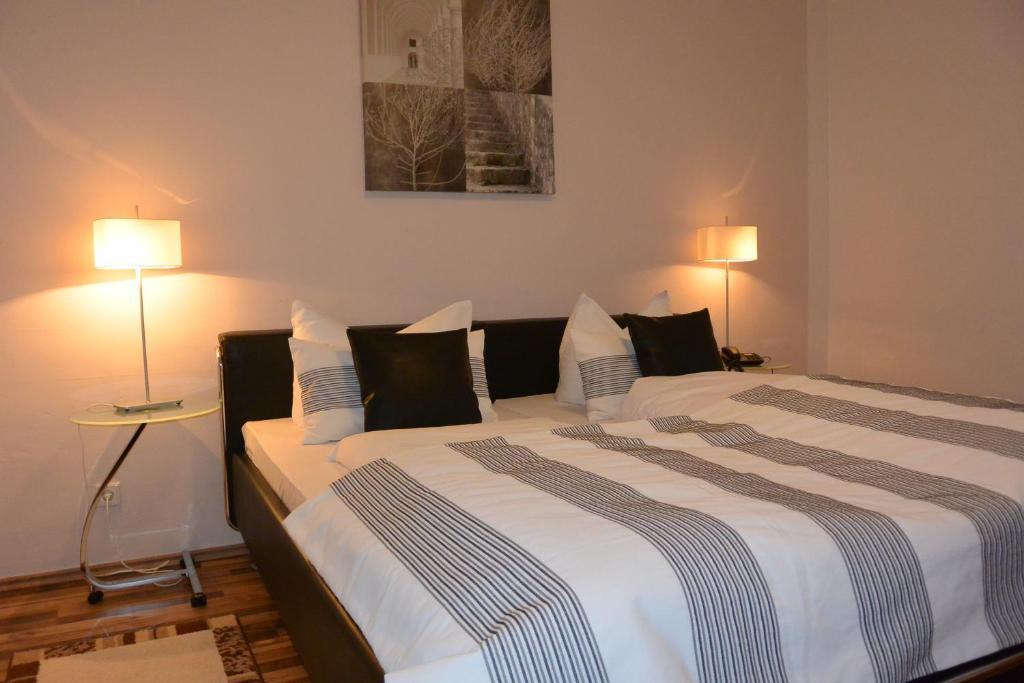 Hotel Schlee Hohenschäftlarn Dış mekan fotoğraf
